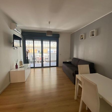 Lux Fara Lägenhet Milano Exteriör bild