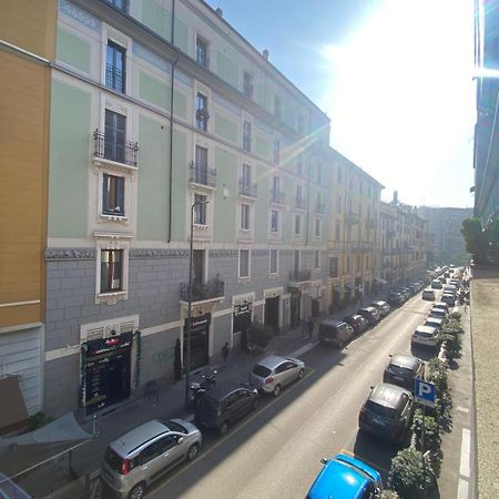 Lux Fara Lägenhet Milano Exteriör bild
