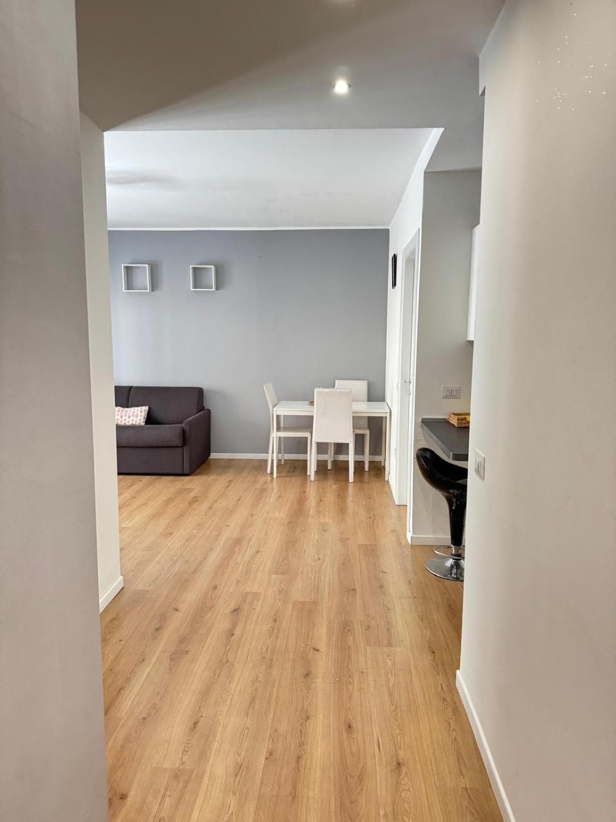 Lux Fara Lägenhet Milano Exteriör bild