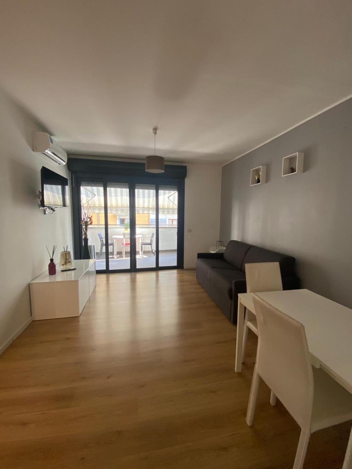 Lux Fara Lägenhet Milano Exteriör bild