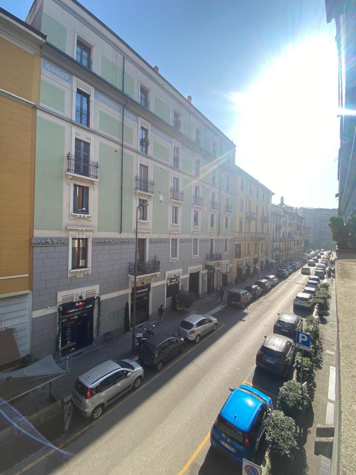Lux Fara Lägenhet Milano Exteriör bild